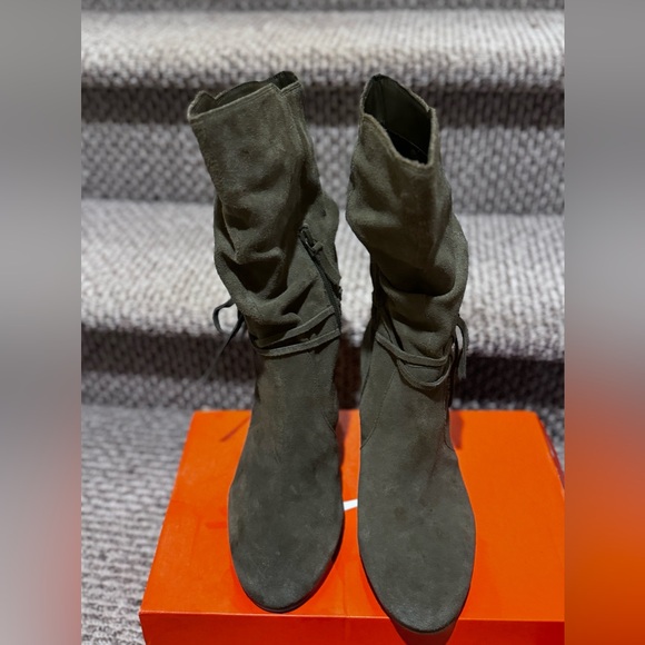 Violet & Red Janine Tall Shaft Suede Boots SIZE 9M - Picture 2 of 9